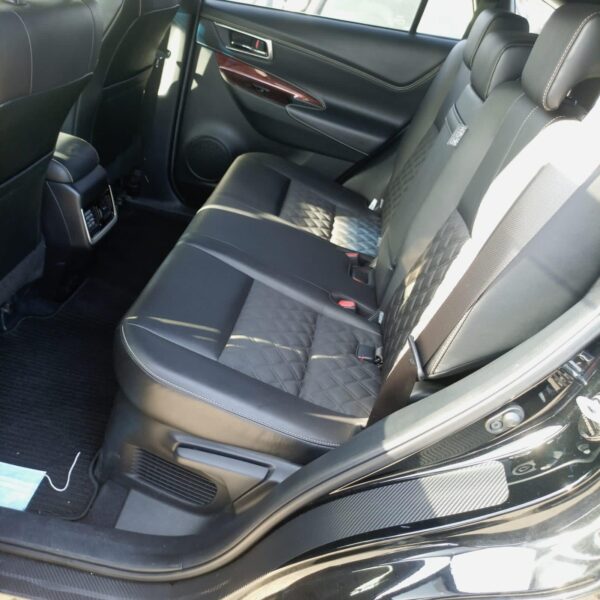 2015 Toyota Harrier - Image 2
