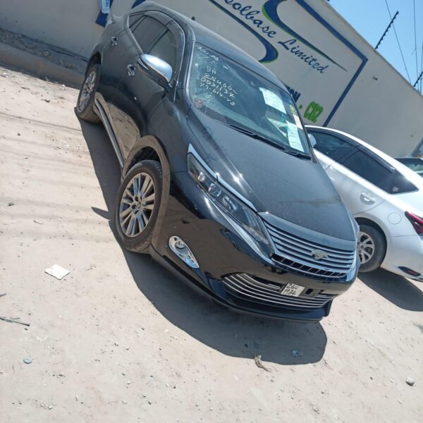 2015 Toyota Harrier - Image 3