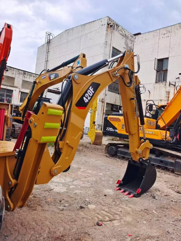 CAT 420F Backhoe Loader - Image 2